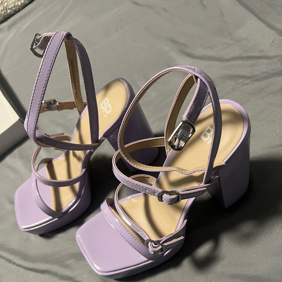Block Heel Platform Strappy Sandal - Picture 2 of 6